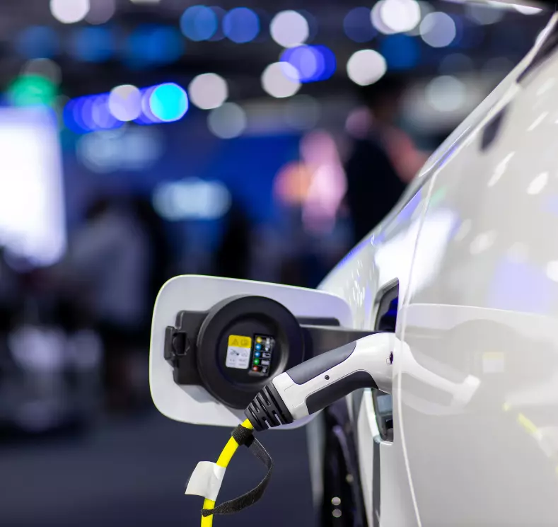 Courant Concept – Électricité à Valenciennes – Bornes auto – Panneaux Solaires